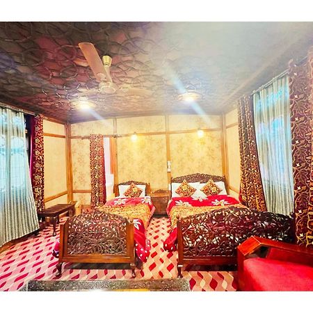 Mossess Group Of Houseboats Hotel Srinagar  Exterior photo