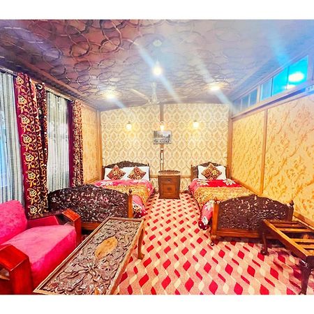 Mossess Group Of Houseboats Hotel Srinagar  Exterior photo