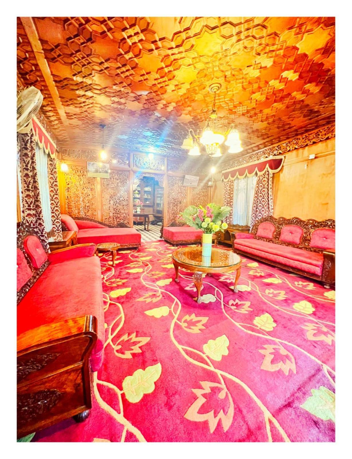 Mossess Group Of Houseboats Hotel Srinagar  Exterior photo