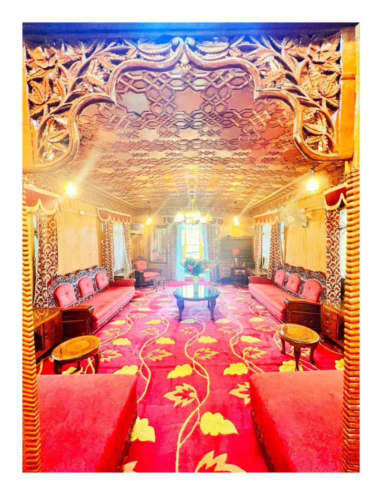 Mossess Group Of Houseboats Hotel Srinagar  Exterior photo