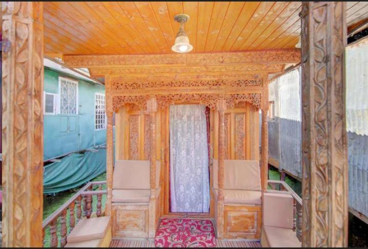 Mossess Group Of Houseboats Hotel Srinagar  Exterior photo