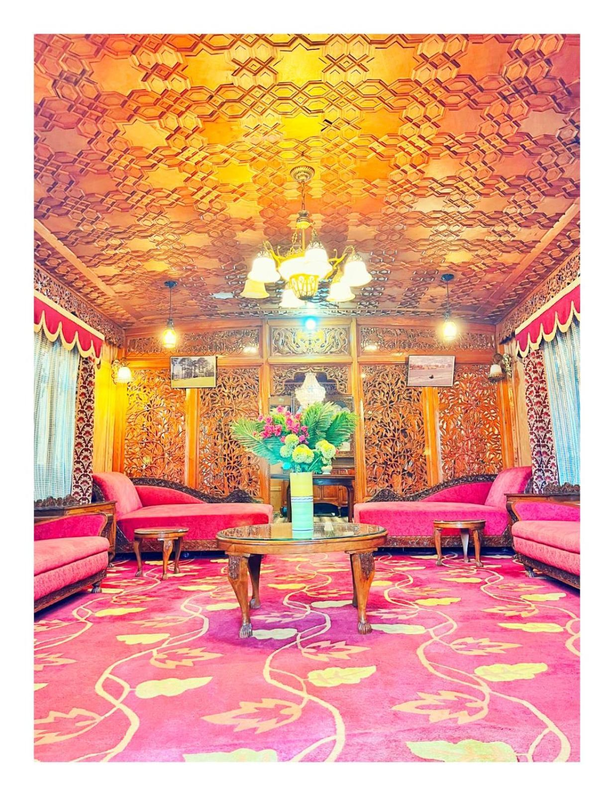 Mossess Group Of Houseboats Hotel Srinagar  Exterior photo